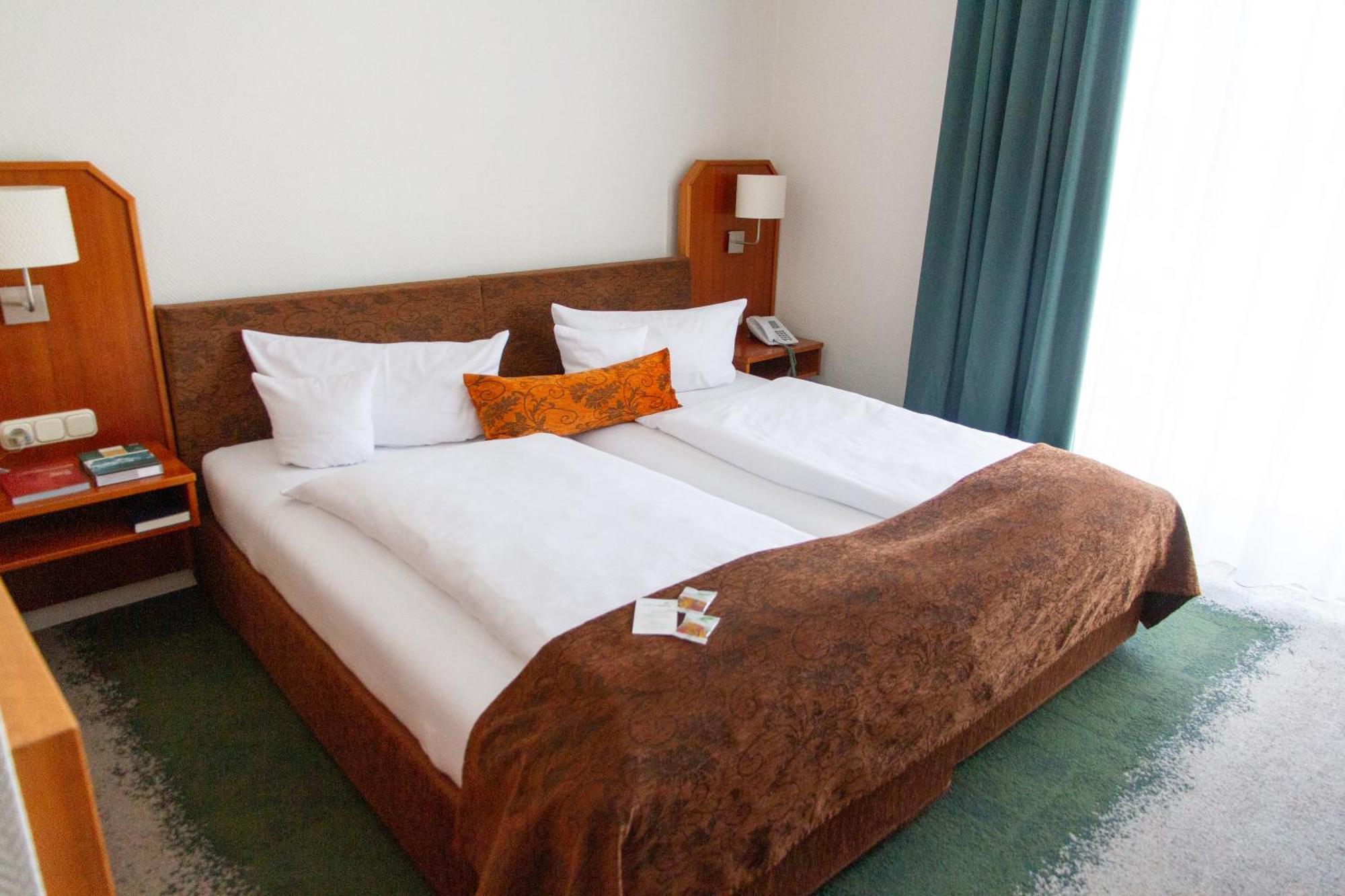 Landhotel Rügheim Esterno foto